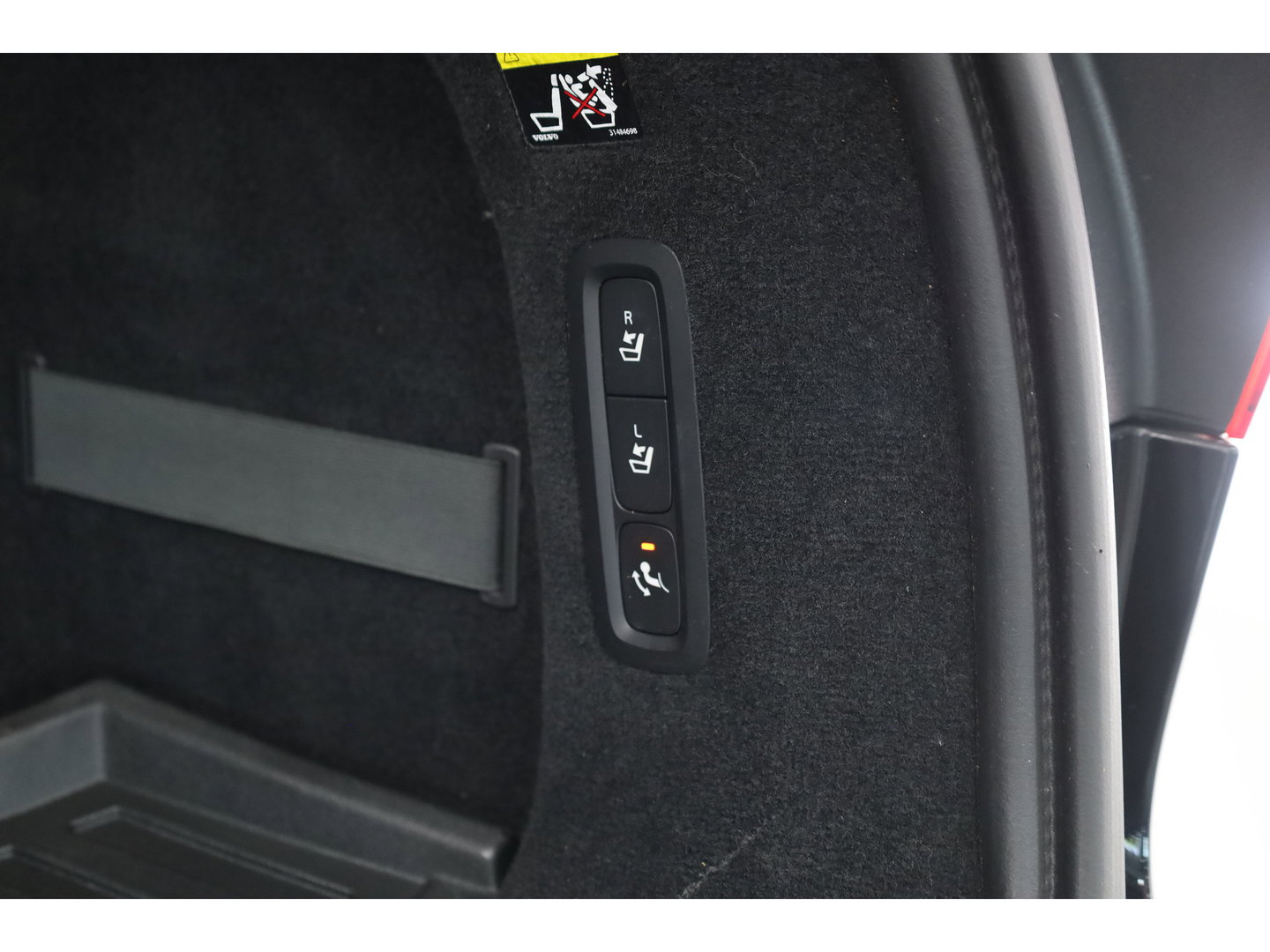 Volvo V90 2.0 T5 R-Design Polestar | Rijklaar | Bowers & Wilkins | Trekhaak | Standkachel | Head-up | 360 camera | 4x stoel + stuurverwarming |