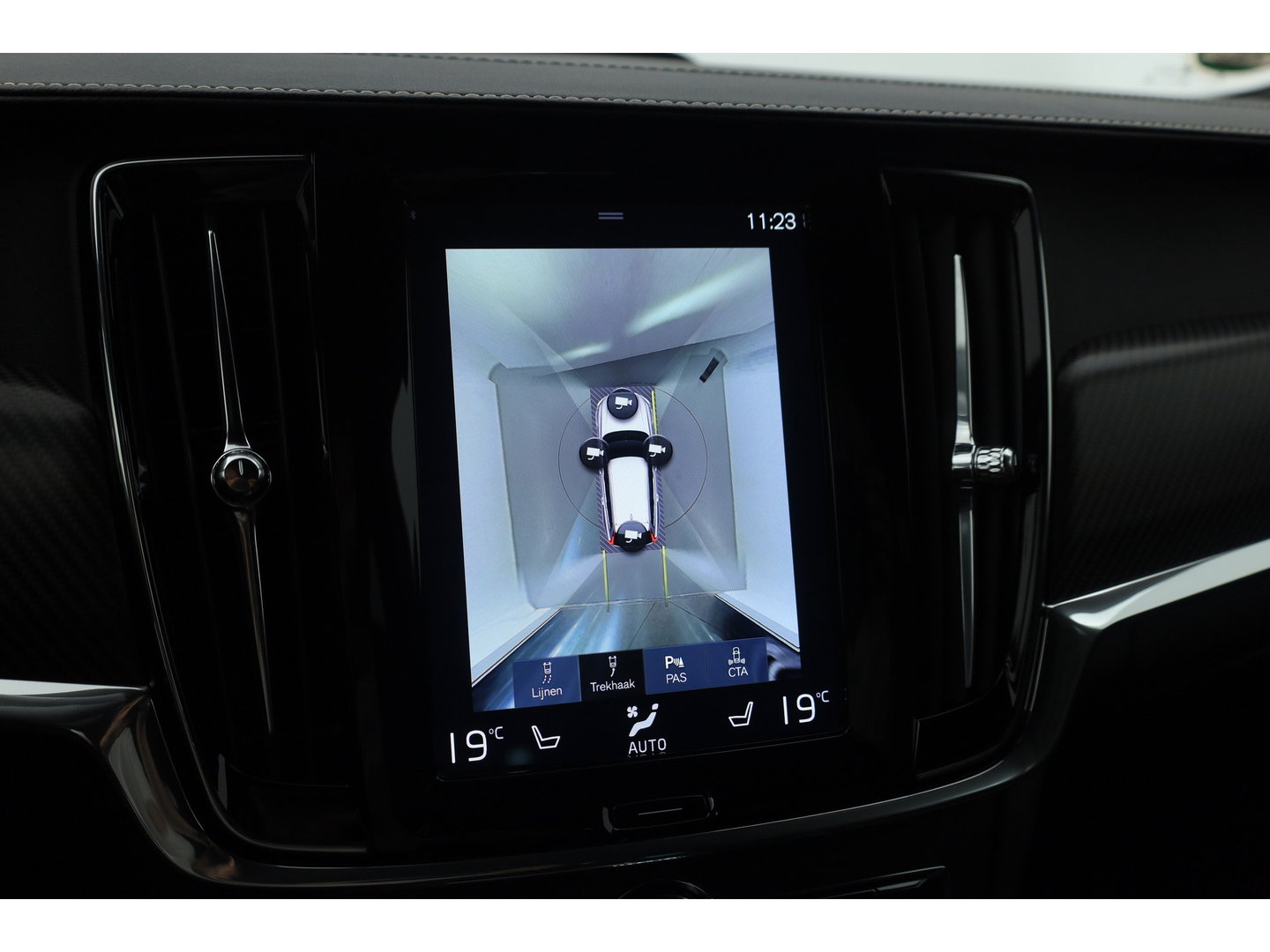 Volvo V90 2.0 T5 R-Design Polestar | Rijklaar | Bowers & Wilkins | Trekhaak | Standkachel | Head-up | 360 camera | 4x stoel + stuurverwarming |