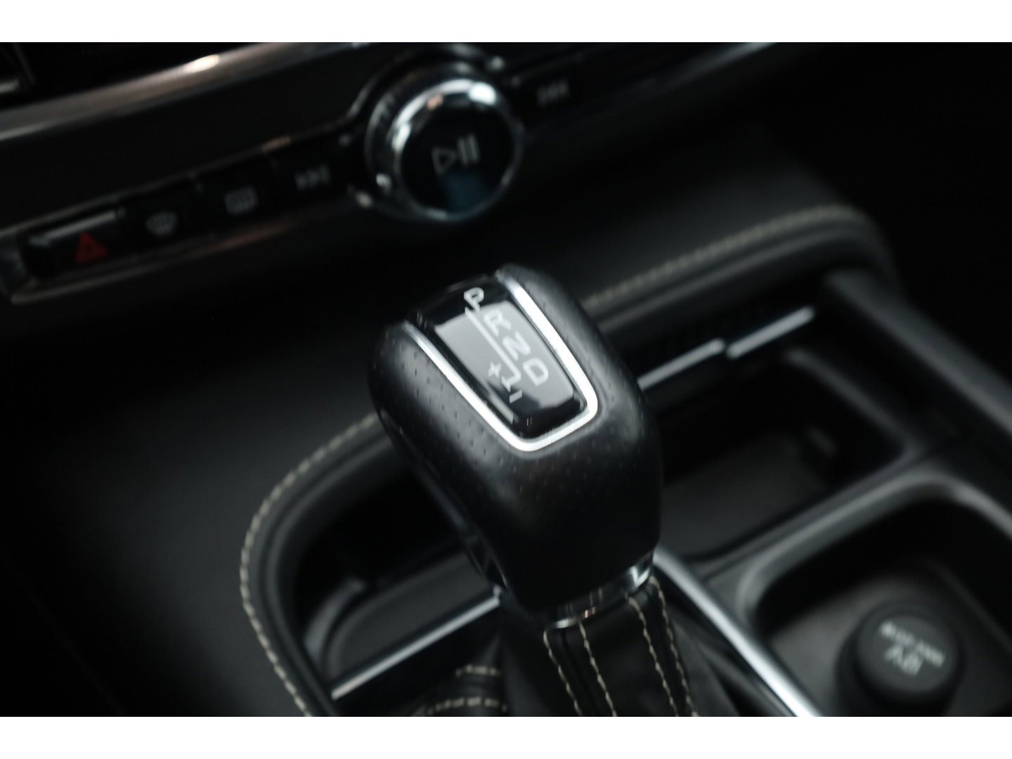 Volvo V90 2.0 T5 R-Design Polestar | Rijklaar | Bowers & Wilkins | Trekhaak | Standkachel | Head-up | 360 camera | 4x stoel + stuurverwarming |