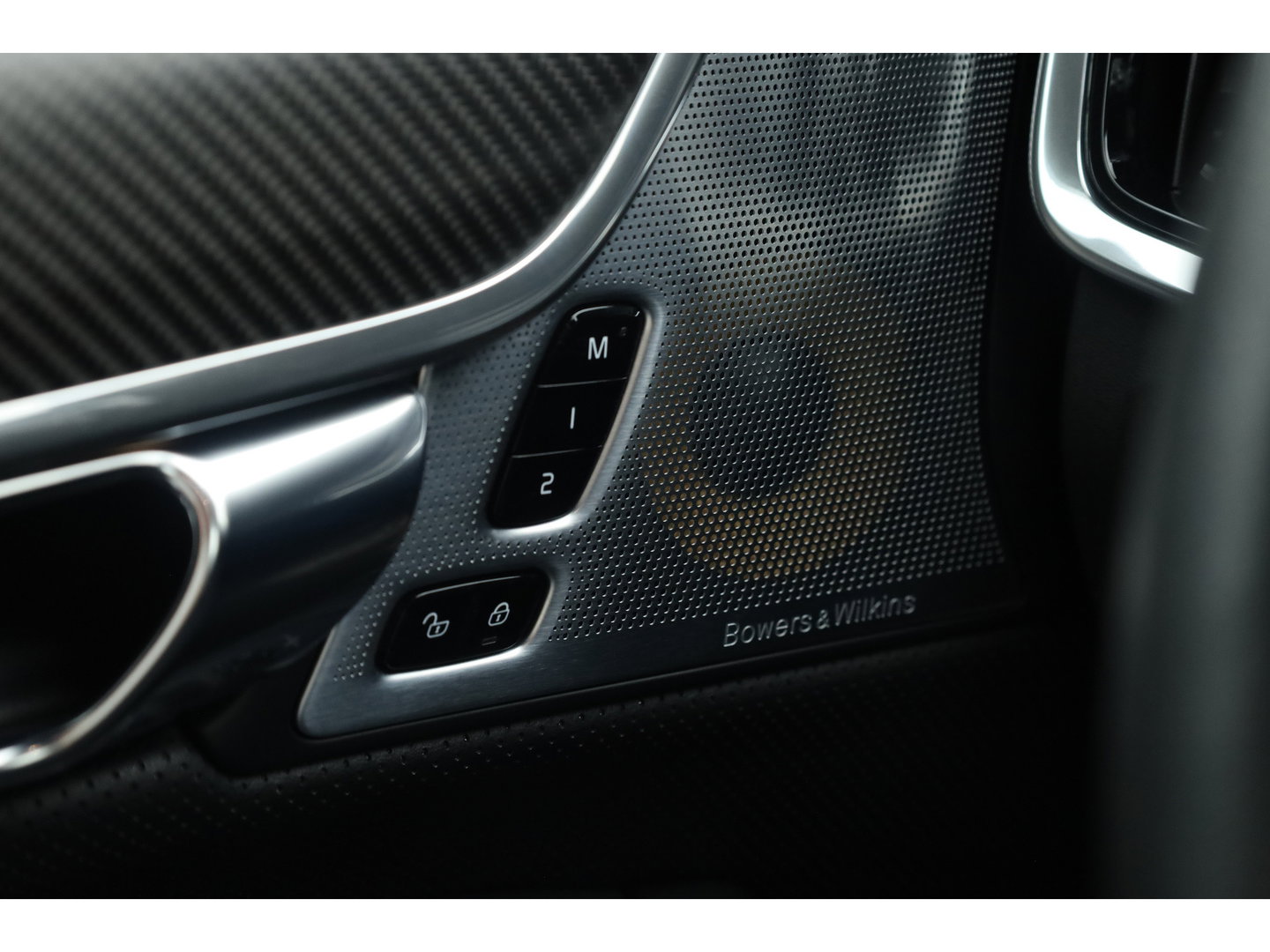 Volvo V90 2.0 T5 R-Design Polestar | Rijklaar | Bowers & Wilkins | Trekhaak | Standkachel | Head-up | 360 camera | 4x stoel + stuurverwarming |
