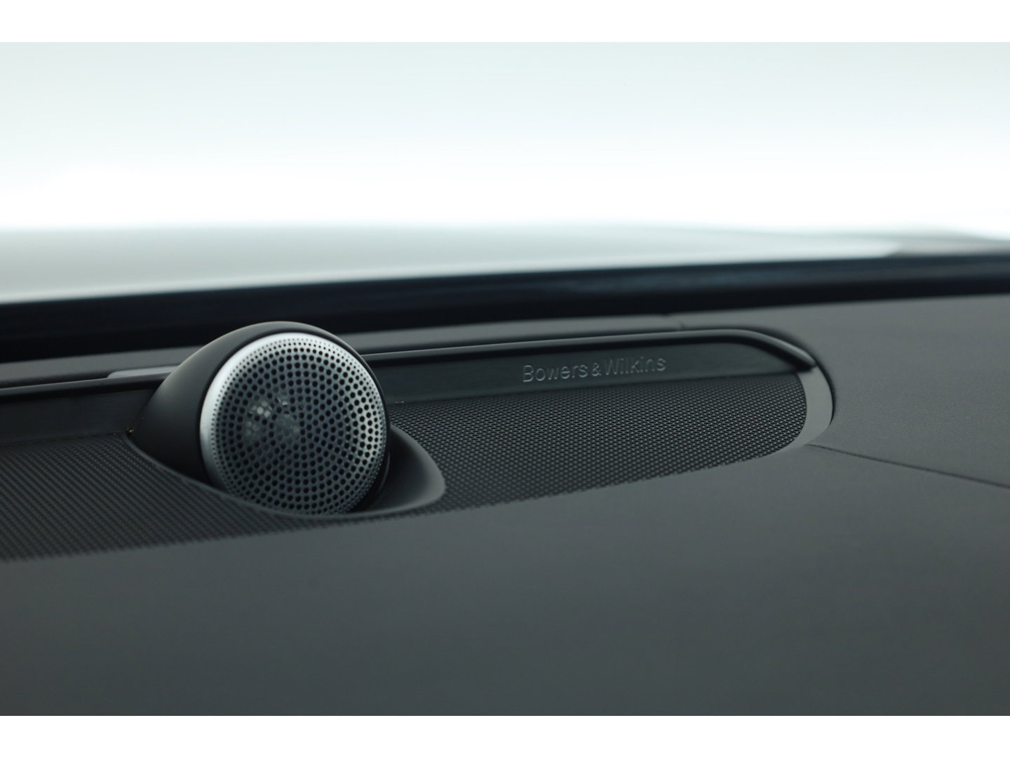 Volvo V90 2.0 T5 R-Design Polestar | Rijklaar | Bowers & Wilkins | Trekhaak | Standkachel | Head-up | 360 camera | 4x stoel + stuurverwarming |