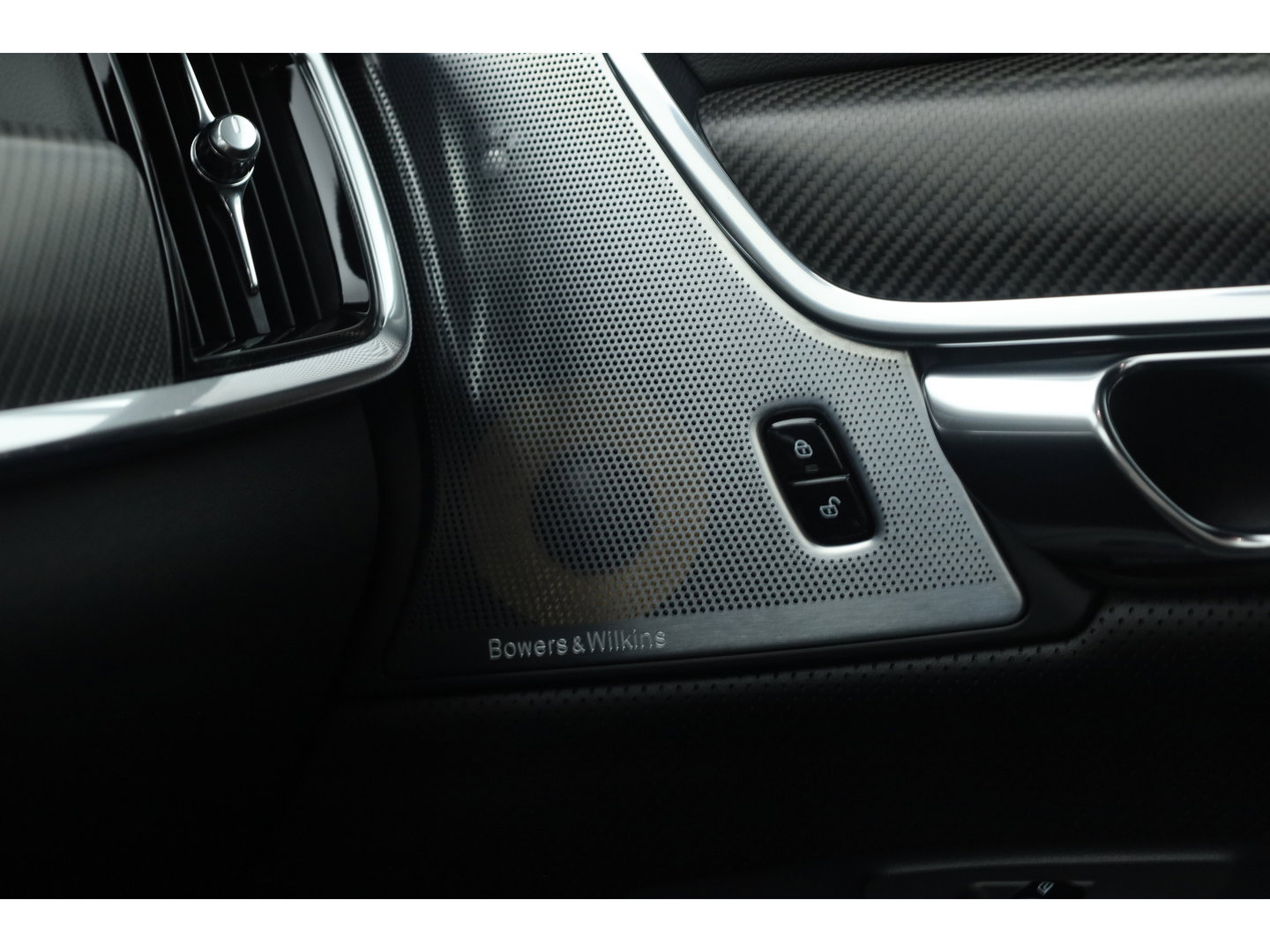 Volvo V90 2.0 T5 R-Design Polestar | Rijklaar | Bowers & Wilkins | Trekhaak | Standkachel | Head-up | 360 camera | 4x stoel + stuurverwarming |