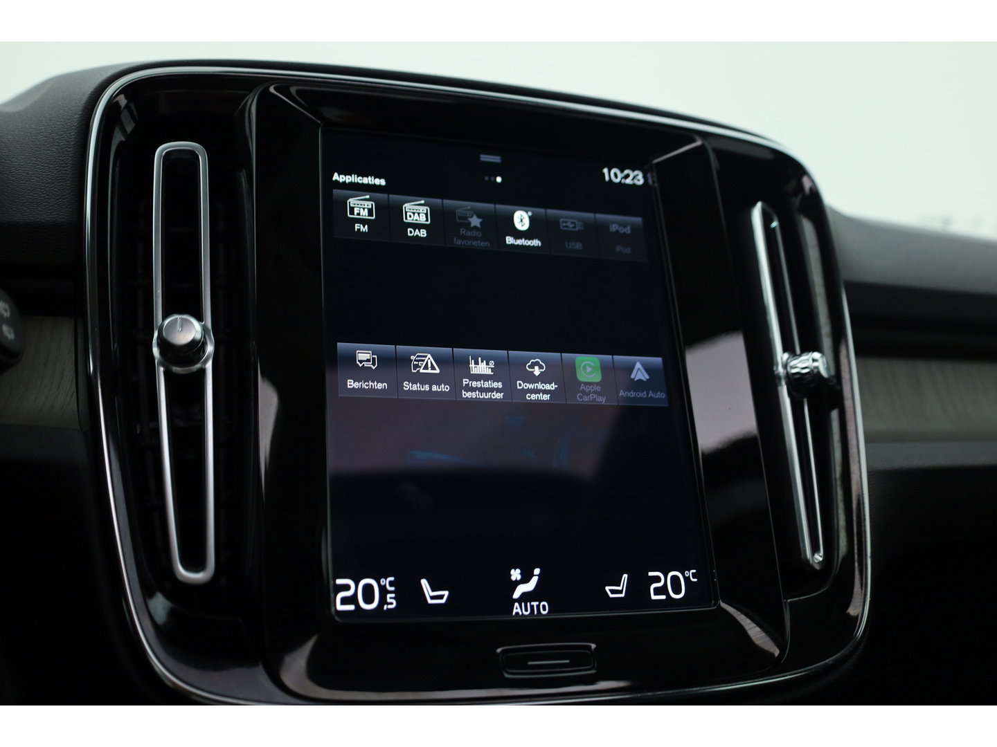 Volvo XC40 1.5 T4 211PK Recharge Inscription | Rijklaar | Pano-dak | 360 camera | Leer | Adaptieve Cruise | Stoel + stuurverw. |