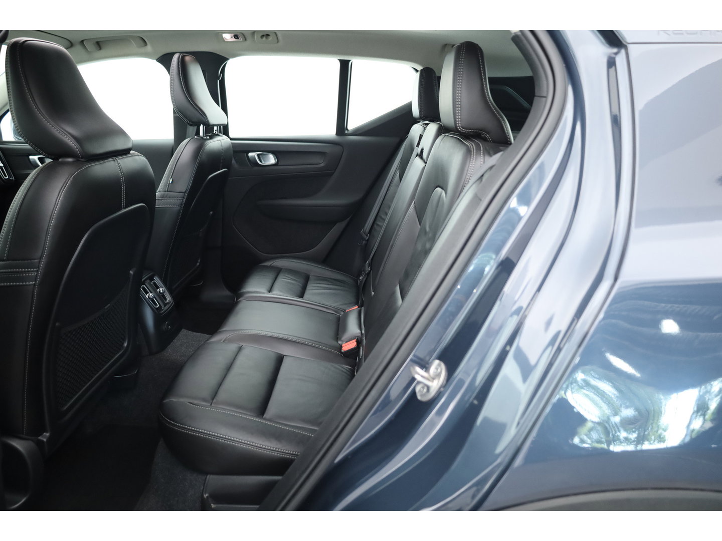 Volvo XC40 1.5 T4 211PK Recharge Inscription | Rijklaar | Pano-dak | 360 camera | Leer | Adaptieve Cruise | Stoel + stuurverw. |