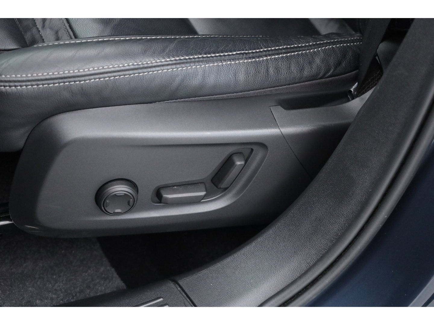 Volvo XC40 1.5 T4 211PK Recharge Inscription | Rijklaar | Pano-dak | 360 camera | Leer | Adaptieve Cruise | Stoel + stuurverw. |