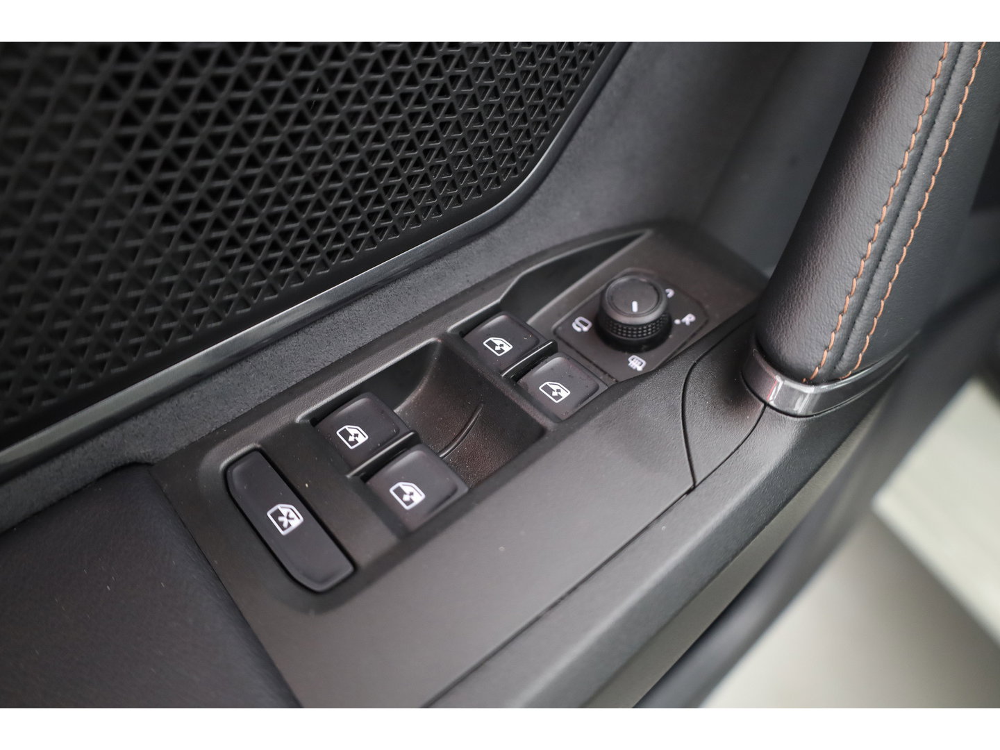 CUPRA Leon 1.5 TSI 272 PK e-Hybrid VZ Performance " Taiga Grey " | Adapt. Cruise | CarPlay | Keyless | Stoel-Stuurverw. | Navi | Memory | Camera | Sennheiser |