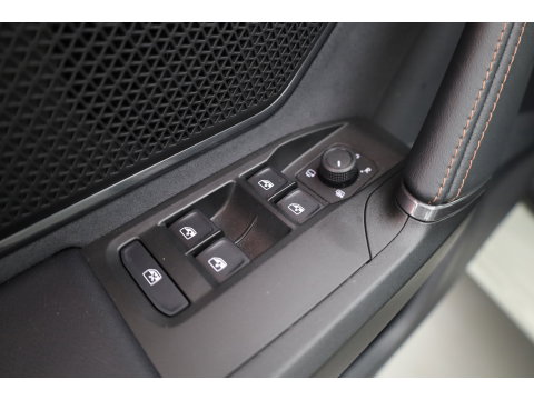 CUPRA Leon 1.5 TSI 272 PK e-Hybrid VZ Performance " Taiga Grey " | Adapt. Cruise | CarPlay | Keyless | Stoel-Stuurverw. | Navi | Memory | Camera | Sennheiser |