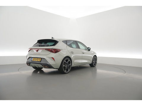 CUPRA Leon 1.5 TSI 272 PK e-Hybrid VZ Performance " Taiga Grey " | Adapt. Cruise | CarPlay | Keyless | Stoel-Stuurverw. | Navi | Memory | Camera | Sennheiser |