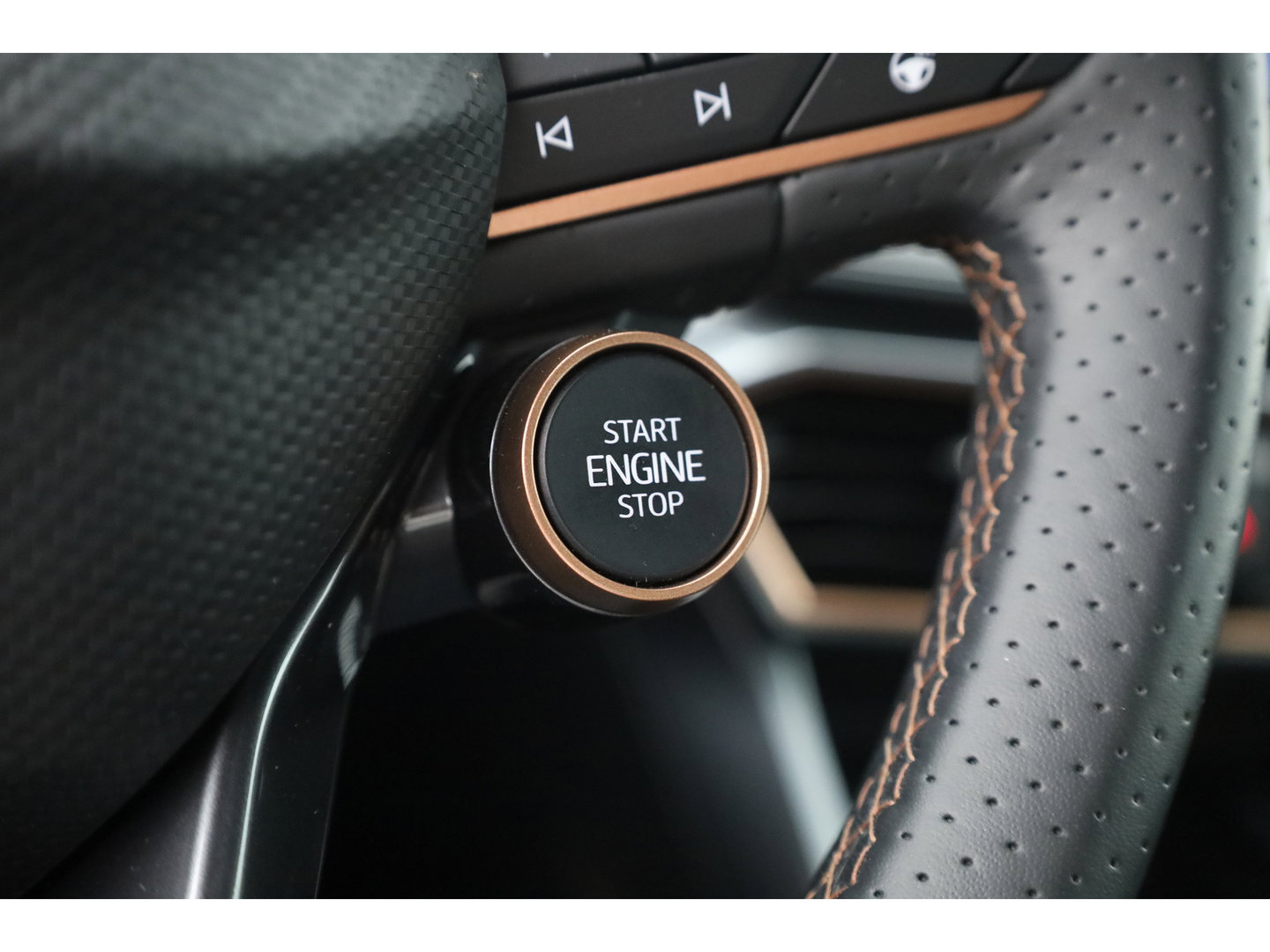 CUPRA Leon 1.5 TSI 272 PK e-Hybrid VZ Performance " Taiga Grey " | Adapt. Cruise | CarPlay | Keyless | Stoel-Stuurverw. | Navi | Memory | Camera | Sennheiser |