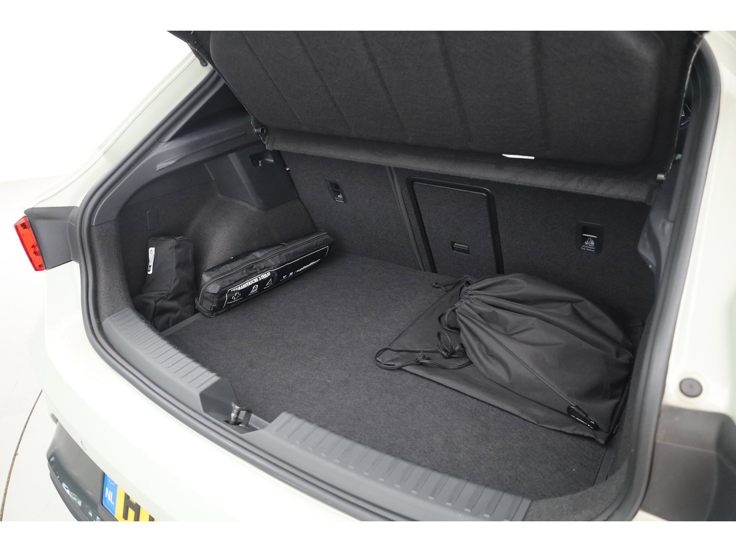 CUPRA Leon 1.5 TSI 272 PK e-Hybrid VZ Performance " Taiga Grey " | Adapt. Cruise | CarPlay | Keyless | Stoel-Stuurverw. | Navi | Memory | Camera | Sennheiser |