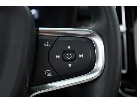 Volvo XC40 Recharge Ultimate 70 kWh | Pano-dak | 360 camera | Elek. stoelen | Stoel + stuurverwarming | H&K