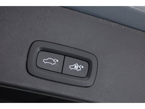 Volvo XC40 Recharge Ultimate 70 kWh | Pano-dak | 360 camera | Elek. stoelen | Stoel + stuurverwarming | H&K