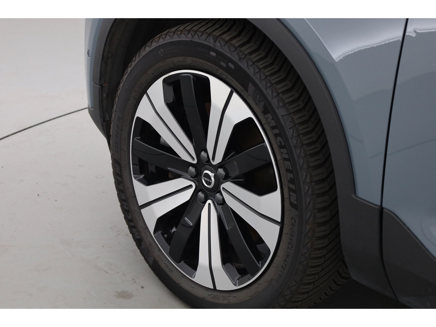 Volvo XC40 Recharge Ultimate 70 kWh | Pano-dak | 360 camera | Elek. stoelen | Stoel + stuurverwarming | H&K