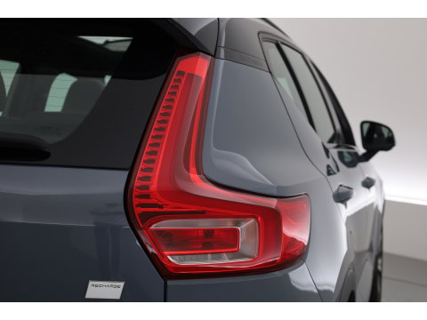 Volvo XC40 Recharge Ultimate 70 kWh | Pano-dak | 360 camera | Elek. stoelen | Stoel + stuurverwarming | H&K