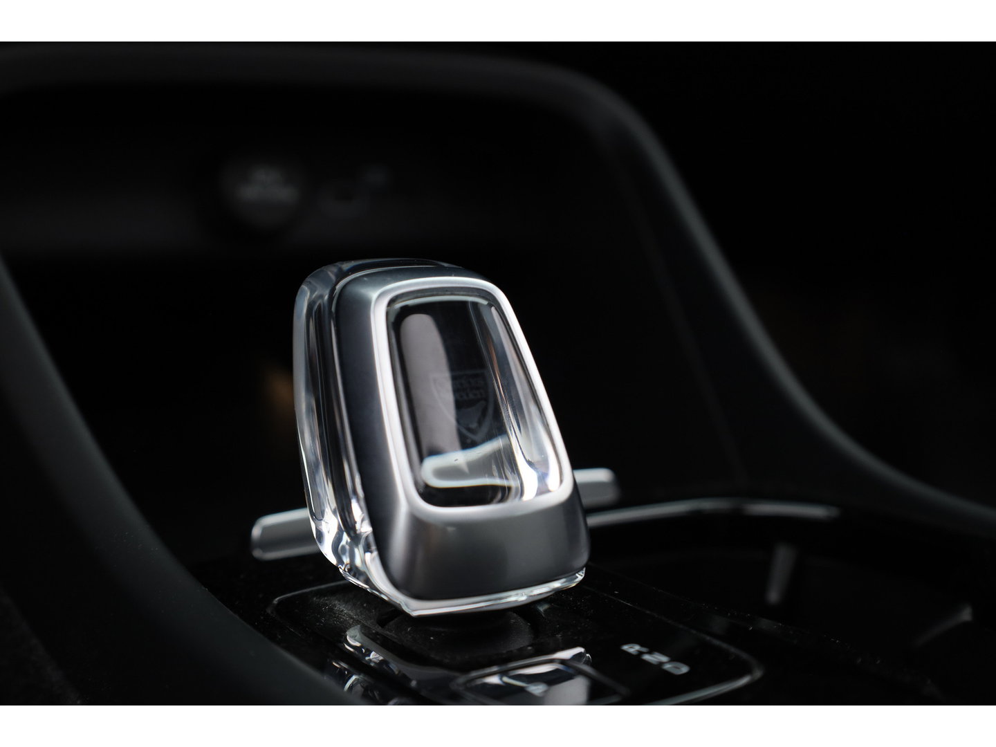 Volvo XC40 Recharge Ultimate 70 kWh | Pano-dak | 360 camera | Elek. stoelen | Stoel + stuurverwarming | H&K