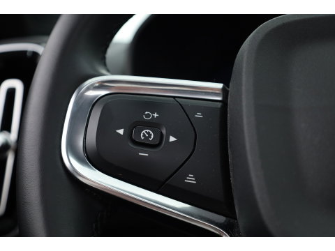 Volvo XC40 Recharge Ultimate 70 kWh | Pano-dak | 360 camera | Elek. stoelen | Stoel + stuurverwarming | H&K