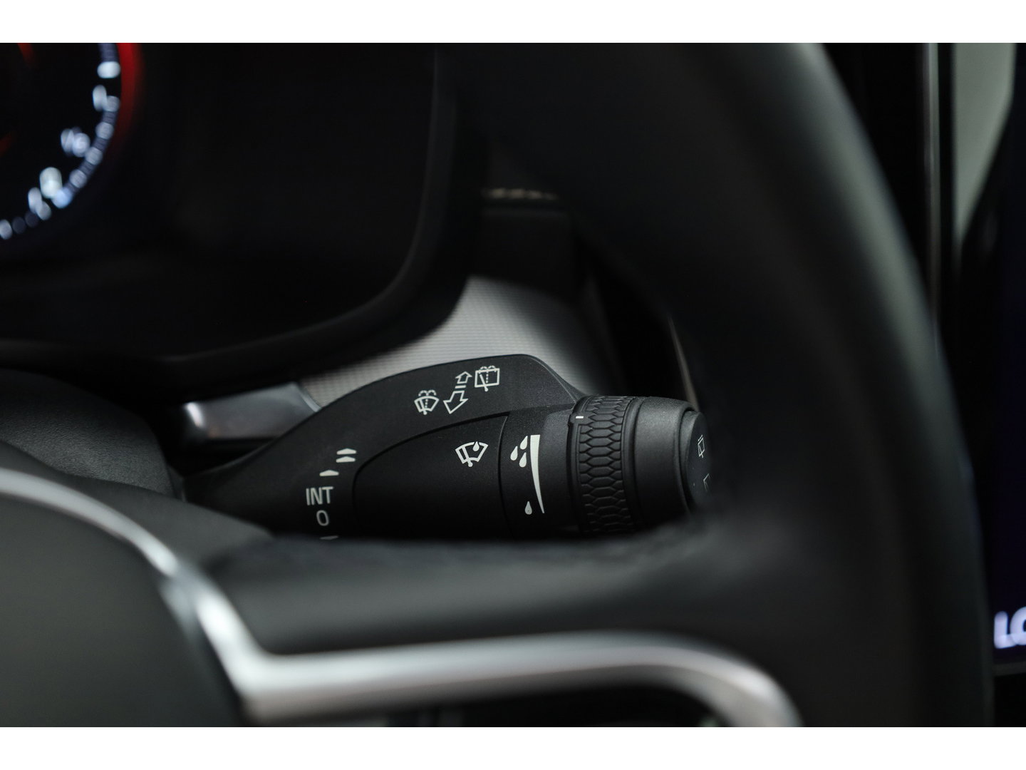 Volvo V60 2.0 T6 Recharge AWD R-Design | Pano | Camera | Pilot Assist | Memory Seats | Stoel- Stuurverw. | NAV+ CarPlay