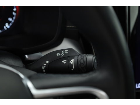 Volvo V60 2.0 T6 Recharge AWD R-Design | Pano | Camera | Pilot Assist | Memory Seats | Stoel- Stuurverw. | NAV+ CarPlay