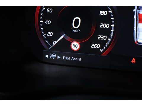 Volvo V60 2.0 T6 Recharge AWD R-Design | Pano | Camera | Pilot Assist | Memory Seats | Stoel- Stuurverw. | NAV+ CarPlay