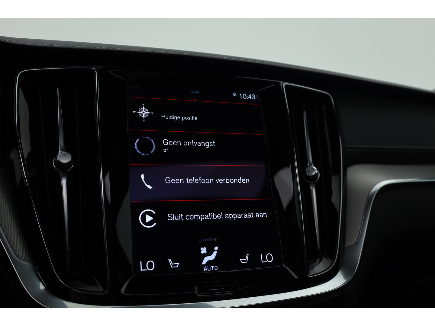 Volvo V60 2.0 T6 Recharge AWD R-Design | Pano | Camera | Pilot Assist | Memory Seats | Stoel- Stuurverw. | NAV+ CarPlay