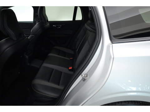 Volvo V60 2.0 T6 Recharge AWD R-Design | Pano | Camera | Pilot Assist | Memory Seats | Stoel- Stuurverw. | NAV+ CarPlay