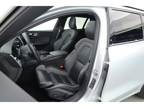 Volvo V60 2.0 T6 Recharge AWD R-Design | Pano | Camera | Pilot Assist | Memory Seats | Stoel- Stuurverw. | NAV+ CarPlay