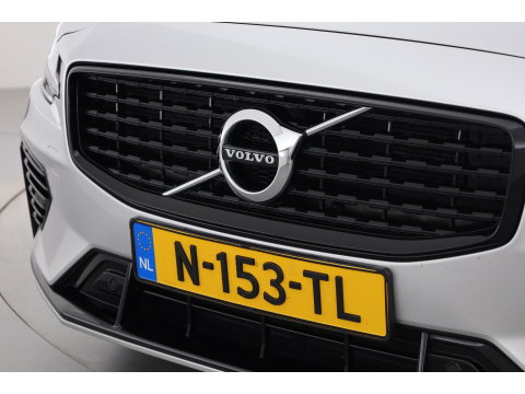 Volvo V60 2.0 T6 Recharge AWD R-Design | Pano | Camera | Pilot Assist | Memory Seats | Stoel- Stuurverw. | NAV+ CarPlay