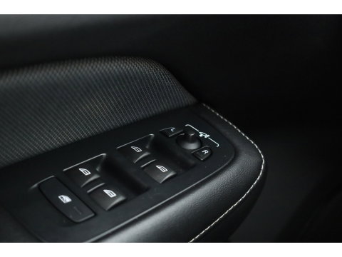Volvo V60 2.0 T6 Recharge AWD R-Design | Pano | Camera | Pilot Assist | Memory Seats | Stoel- Stuurverw. | NAV+ CarPlay