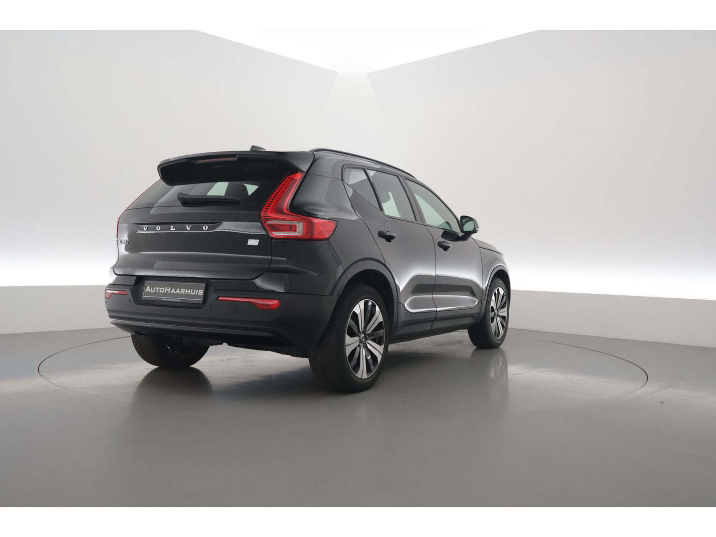 Volvo XC40 Single Motor Core 69 kWh | Camera | Cruise Ctrl. | Stoel- Stuurverw. | NAV+ CarPlay | All Seasons |