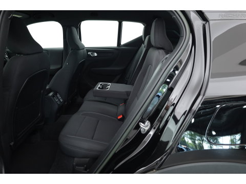 Volvo XC40 Single Motor Core 69 kWh | Camera | Cruise Ctrl. | Stoel- Stuurverw. | NAV+ CarPlay | All Seasons |