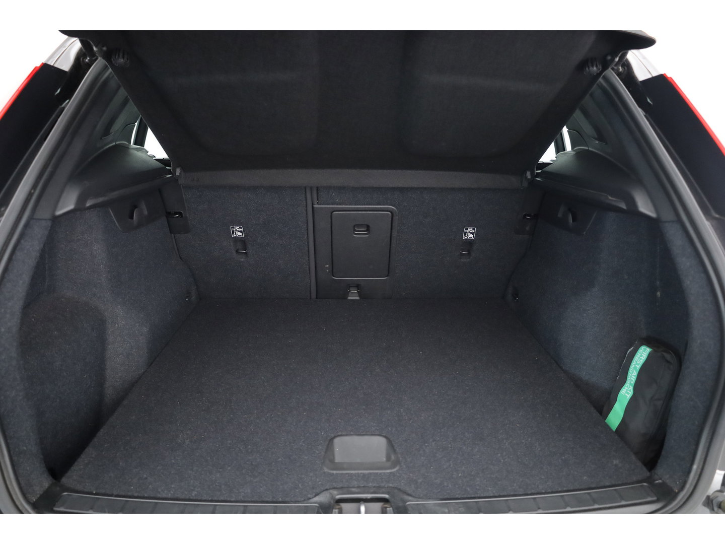 Volvo XC40 Single Motor Core 69 kWh | Camera | Cruise Ctrl. | Stoel- Stuurverw. | NAV+ CarPlay | All Seasons |
