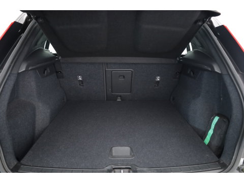 Volvo XC40 Single Motor Core 69 kWh | Camera | Cruise Ctrl. | Stoel- Stuurverw. | NAV+ CarPlay | All Seasons |