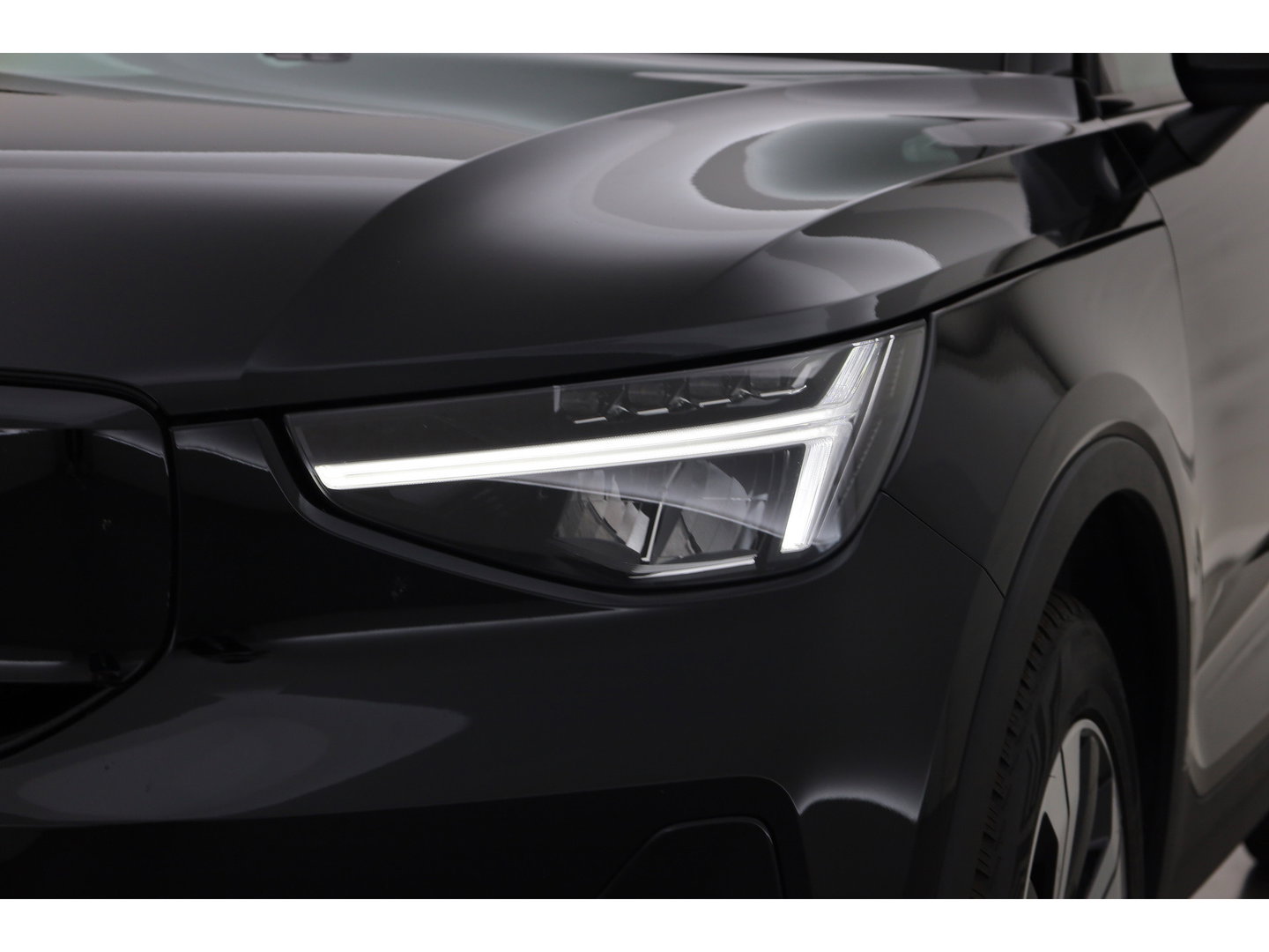 Volvo XC40 Single Motor Core 69 kWh | Camera | Cruise Ctrl. | Stoel- Stuurverw. | NAV+ CarPlay | All Seasons |