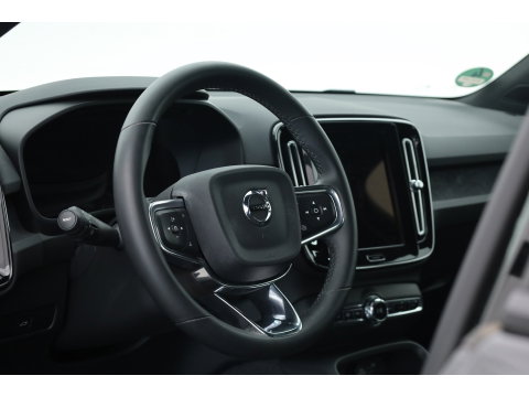 Volvo XC40 Single Motor Core 69 kWh | Camera | Cruise Ctrl. | Stoel- Stuurverw. | NAV+ CarPlay | All Seasons |
