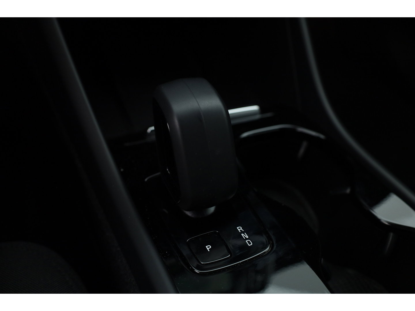 Volvo XC40 Single Motor Core 69 kWh | Camera | Cruise Ctrl. | Stoel- Stuurverw. | NAV+ CarPlay | All Seasons |