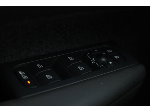 Volvo XC40 Single Motor Core 69 kWh | Camera | Cruise Ctrl. | Stoel- Stuurverw. | NAV+ CarPlay | All Seasons |