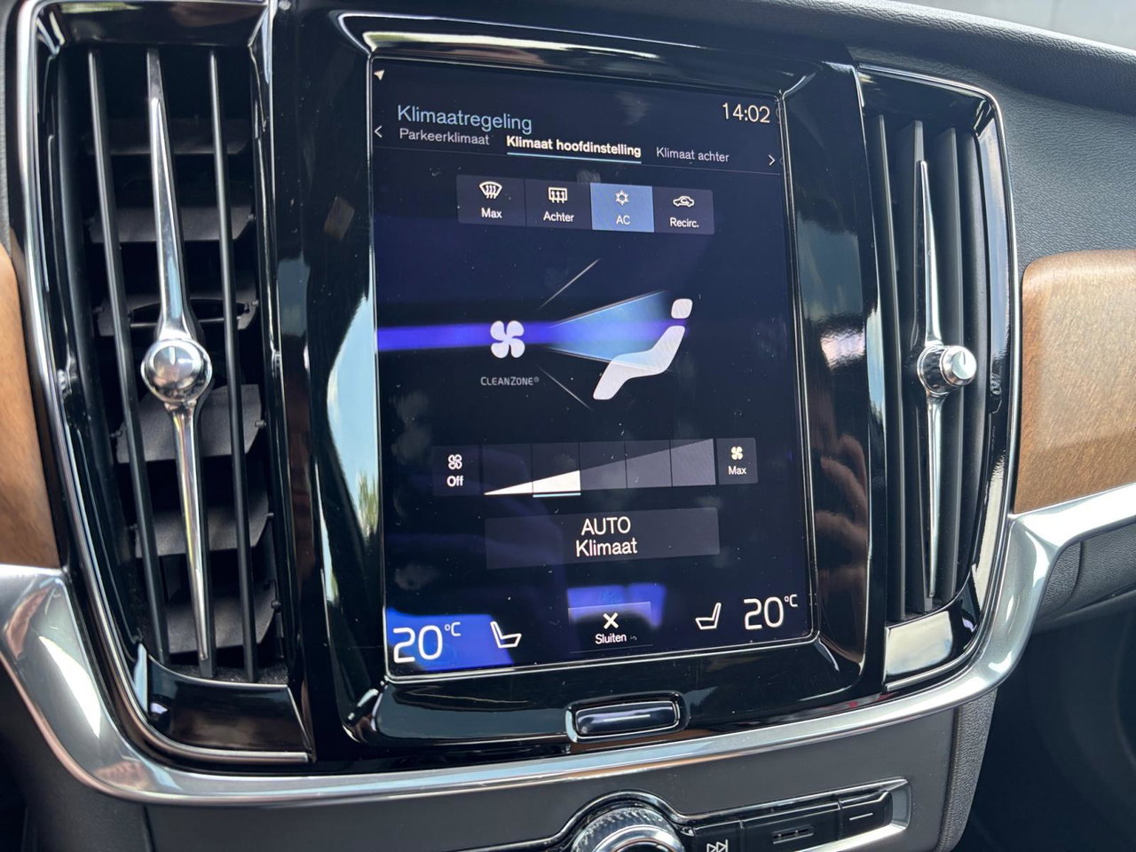 Volvo S90