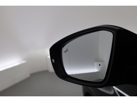 Volkswagen T-Cross 1.0 TSI R-Line | Dig. Cockpit | Trekhaak | Adapt. Cruise | Apple CarPlay | Stoelverw. | Navi | PDC V+A