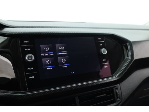 Volkswagen T-Cross 1.0 TSI R-Line | Dig. Cockpit | Trekhaak | Adapt. Cruise | Apple CarPlay | Stoelverw. | Navi | PDC V+A