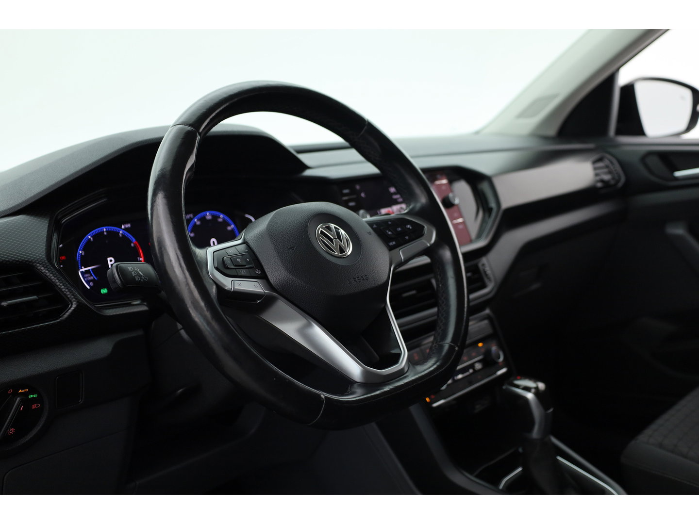 Volkswagen T-Cross 1.0 TSI R-Line | Dig. Cockpit | Trekhaak | Adapt. Cruise | Apple CarPlay | Stoelverw. | Navi | PDC V+A