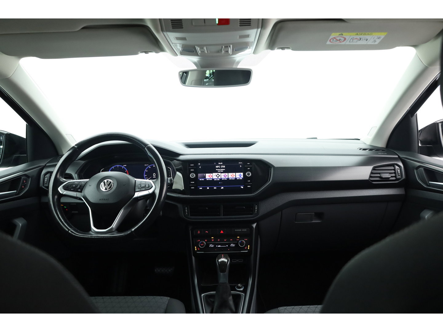 Volkswagen T-Cross 1.0 TSI R-Line | Dig. Cockpit | Trekhaak | Adapt. Cruise | Apple CarPlay | Stoelverw. | Navi | PDC V+A