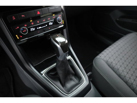 Volkswagen T-Cross 1.0 TSI R-Line | Dig. Cockpit | Trekhaak | Adapt. Cruise | Apple CarPlay | Stoelverw. | Navi | PDC V+A