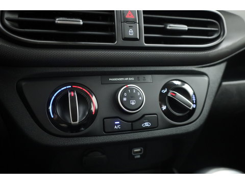 Hyundai i10 1.0 Comfort | RIJKLAAR!! | Cruise Control | Lane Assist | Airco | Apple CarPlay & Android Auto | DAB