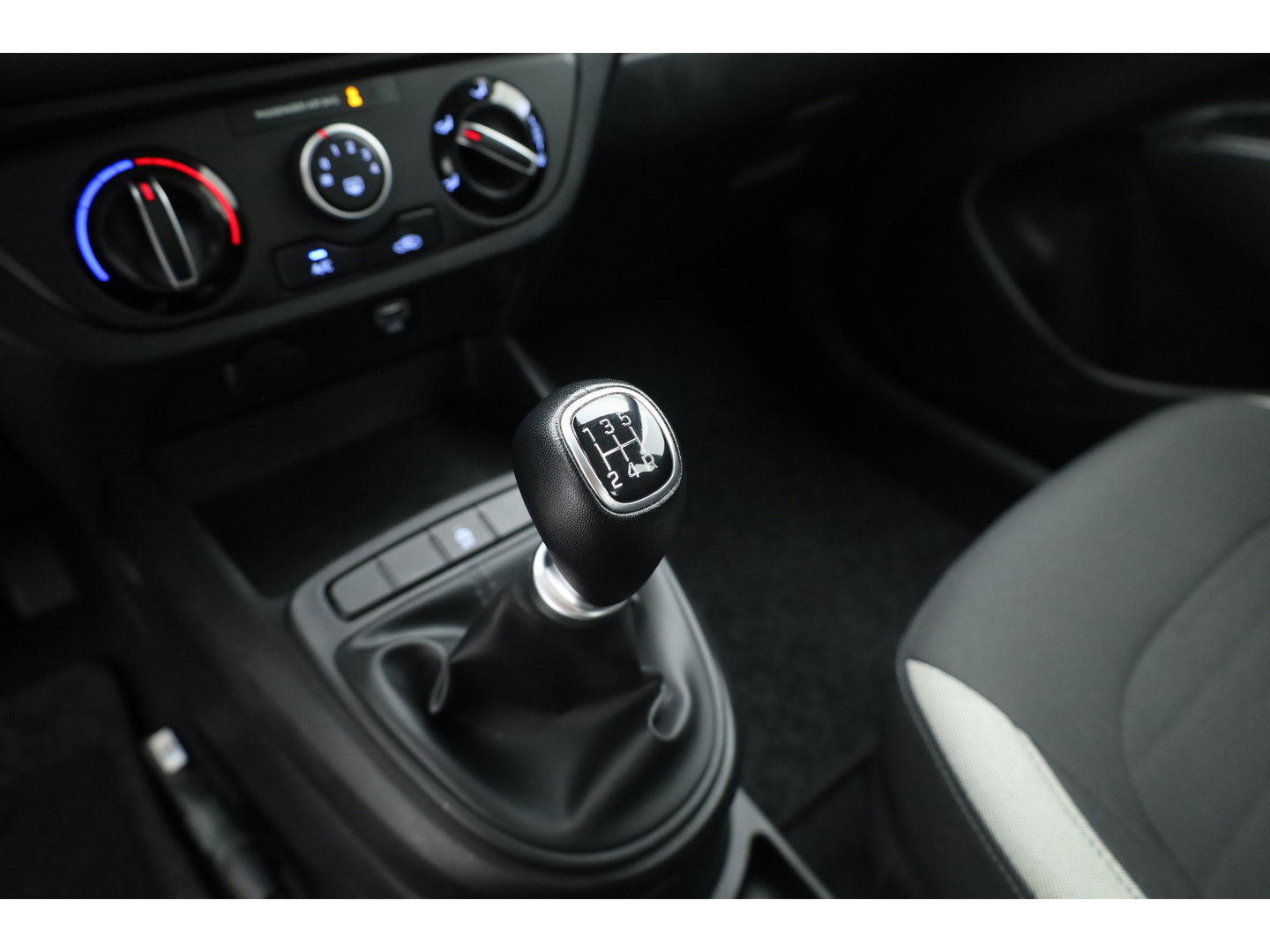 Hyundai i10 1.0 Comfort | RIJKLAAR!! | Cruise Control | Lane Assist | Airco | Apple CarPlay & Android Auto | DAB