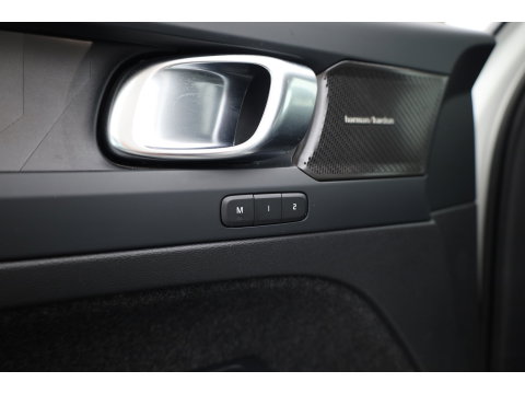 Volvo XC40 1.5 T5 Plug-in hybrid Plus Dark | Dig. Cockpit | Adapt. Cruise | Leder | Camera | Keyless | Stoel- Stuurverw. | Memory