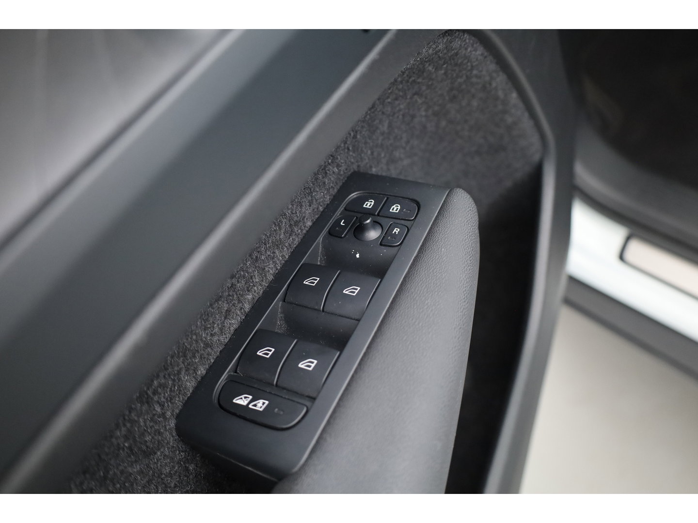 Volvo XC40 1.5 T5 Plug-in hybrid Plus Dark | Dig. Cockpit | Adapt. Cruise | Leder | Camera | Keyless | Stoel- Stuurverw. | Memory