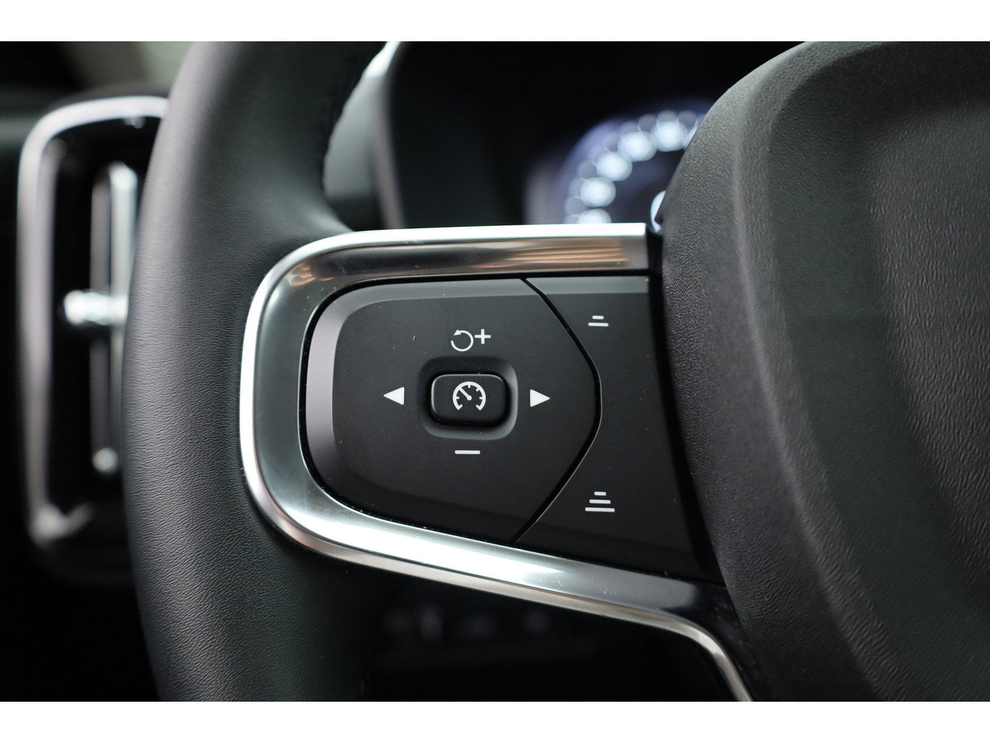 Volvo XC40 1.5 T5 Plug-in hybrid Plus Dark | Dig. Cockpit | Adapt. Cruise | Leder | Camera | Keyless | Stoel- Stuurverw. | Memory