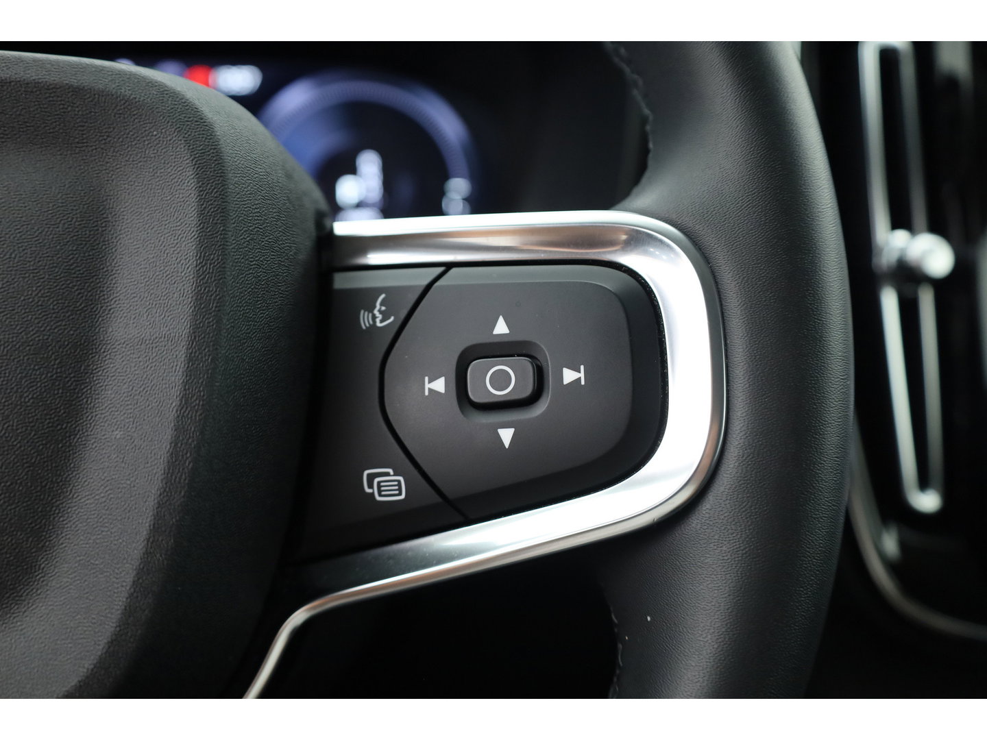 Volvo XC40 1.5 T5 Plug-in hybrid Plus Dark | Dig. Cockpit | Adapt. Cruise | Leder | Camera | Keyless | Stoel- Stuurverw. | Memory