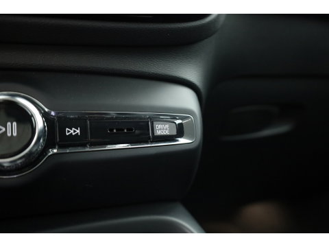 Volvo XC40 1.5 T5 Plug-in hybrid Plus Dark | Dig. Cockpit | Adapt. Cruise | Leder | Camera | Keyless | Stoel- Stuurverw. | Memory