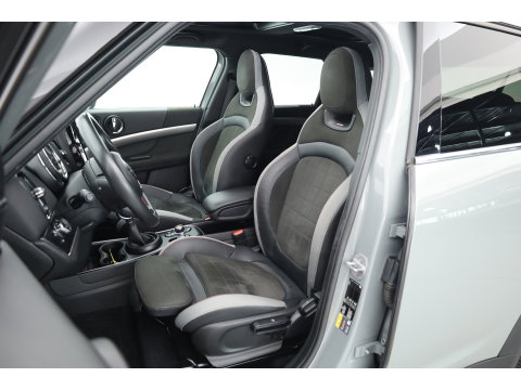 MINI Countryman 1.5 Cooper S E ALL4 | JCW Trim | Pano | H&K Audio | Camera | Stoelverw. | Keyless | CarPlay | Cruise Ctrl | LED